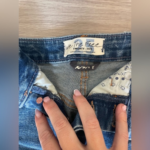 Free people we the free high waisted denim dark blue distressed shorts - Picture 2 of 3